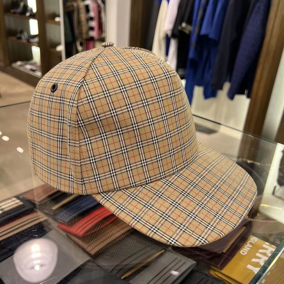 COPY - Burberry mini check hat - Picture 4 of 5